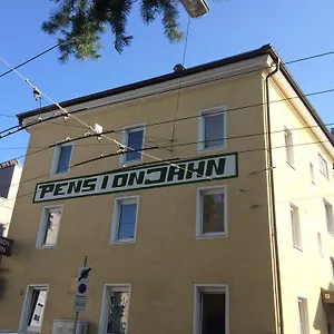 얀 B&B